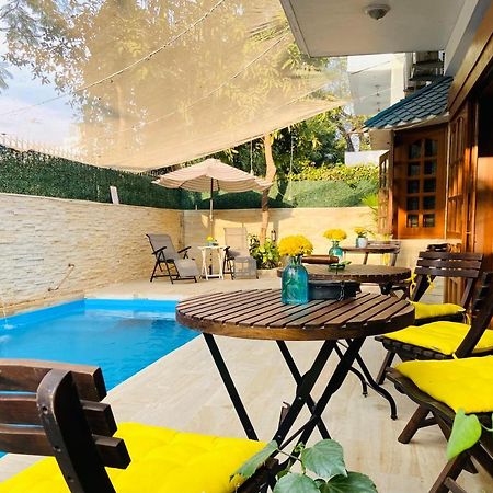 Roshani Pool Villa Gurgaon - 7Br #Privatepool #Villa #Bungalow #Garden #Staycation Zewnętrze zdjęcie