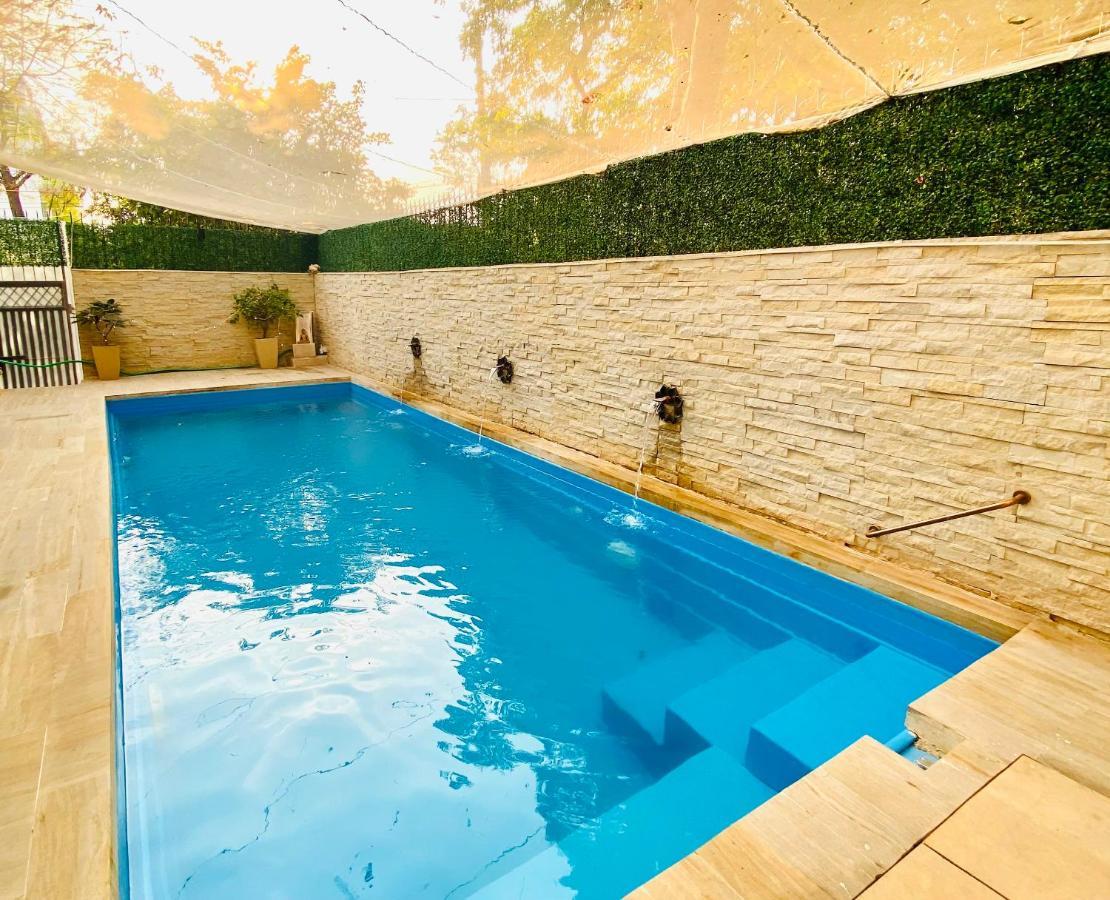Roshani Pool Villa Gurgaon - 7Br #Privatepool #Villa #Bungalow #Garden #Staycation Zewnętrze zdjęcie