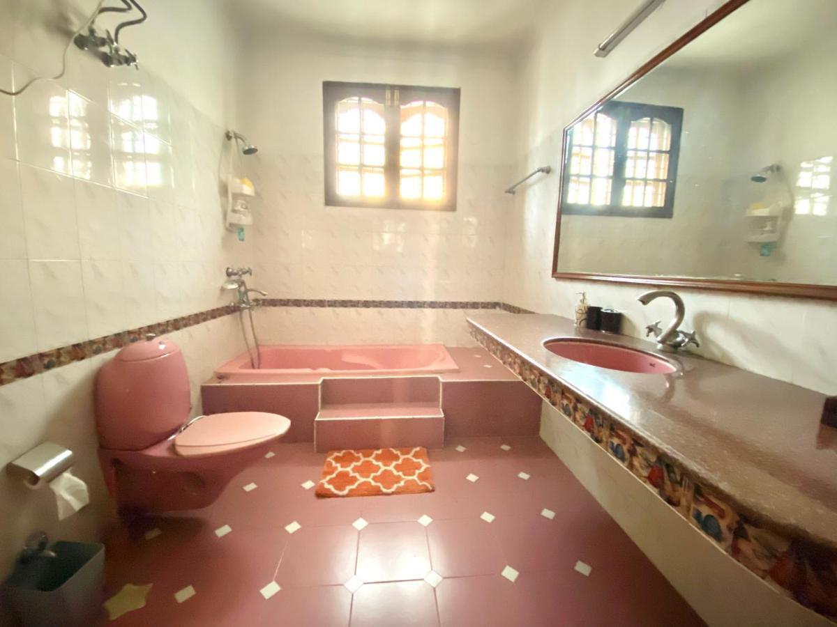 Roshani Pool Villa Gurgaon - 7Br #Privatepool #Villa #Bungalow #Garden #Staycation Zewnętrze zdjęcie
