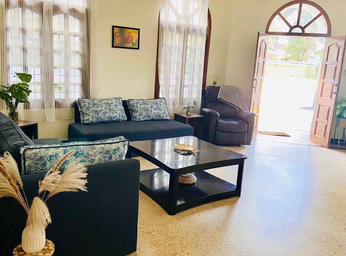 Roshani Pool Villa Gurgaon - 7Br #Privatepool #Villa #Bungalow #Garden #Staycation Zewnętrze zdjęcie