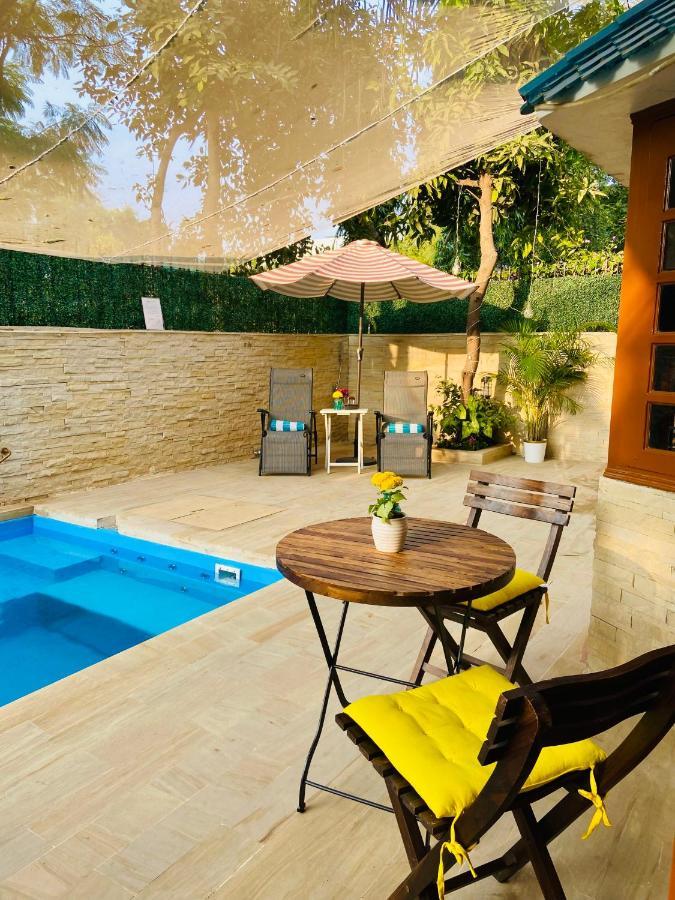 Roshani Pool Villa Gurgaon - 7Br #Privatepool #Villa #Bungalow #Garden #Staycation Zewnętrze zdjęcie